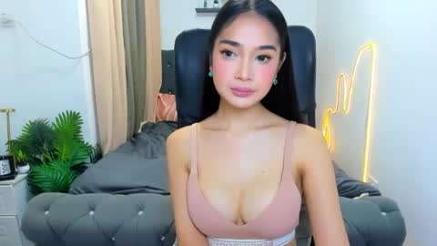 Snapshot of candiceferragamo chatting on July 12, 10:28 am candiceferragamo online show from July 12, 10:28 am