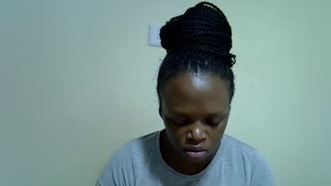 candiemaya online show from February 5, 12:21 pm