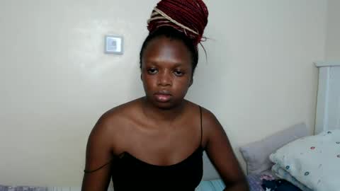 Snapshot of candiemaya chatting on July 1, 9:11 am candiemaya online show from July 1, 9:11 am