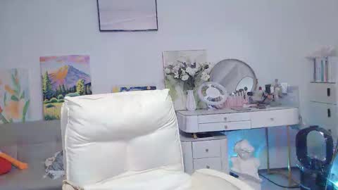 Snapshot of candy8998 chatting on November 9, 7:56 pm candy8998 online show from November 9, 7:56 pm