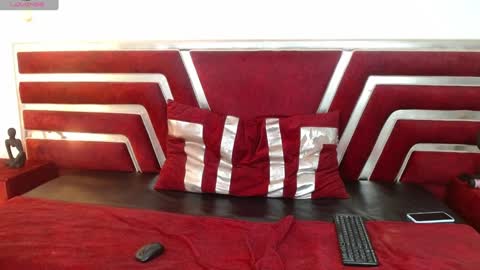 Snapshot of candy_bony chatting on December 13, 12:39 pm candy_bony online show from December 13, 12:39 pm