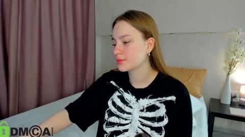 Candy online show from October 25, 1:35 am