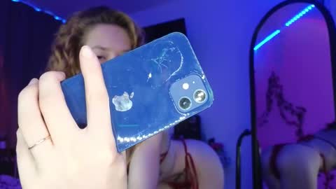 Snapshot of candy_flosse chatting on October 25, 8:11 am candy_flosse online show from October 25, 8:11 am