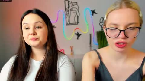 Snapshot of candy_flossie1 chatting on March 13, 7:53 pm candy flossie1 online show from March 13, 7:53 pm