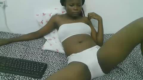 Snapshot of candy_lisah chatting on June 8, 5:35 pm Lisa online show from June 8, 5:35 pm