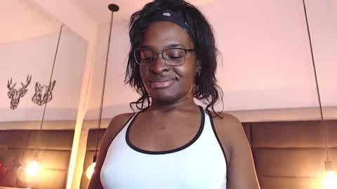 Snapshot of candy_lovee6 chatting on November 5, 10:32 pm CANDY LOVE DANNA online show from November 5, 10:32 pm