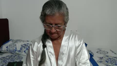 candy online show from April 28, 2:38 am