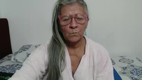 Snapshot of candy_mature_ chatting on May 11, 2:17 am candy online show from May 11, 2:17 am
