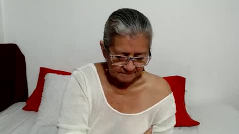 Snapshot of candy_mature_ chatting on May 24, 12:54 pm candy online show from May 24, 12:54 pm