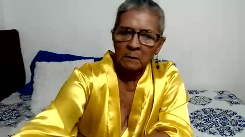 Snapshot of candy_mature_ chatting on June 4, 12:05 am candy online show from June 4, 12:05 am