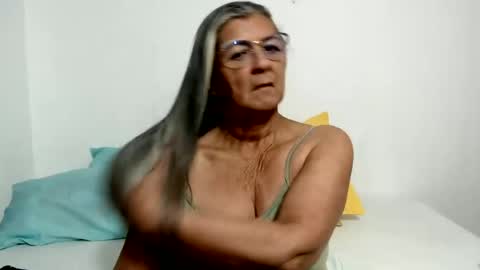 Snapshot of candy_mature_ chatting on June 28, 11:05 am candy online show from June 28, 11:05 am
