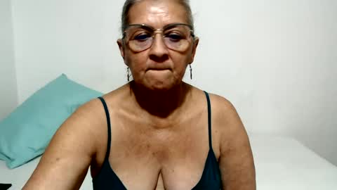Snapshot of candy_mature_ chatting on June 30, 11:39 pm candy online show from June 30, 11:39 pm