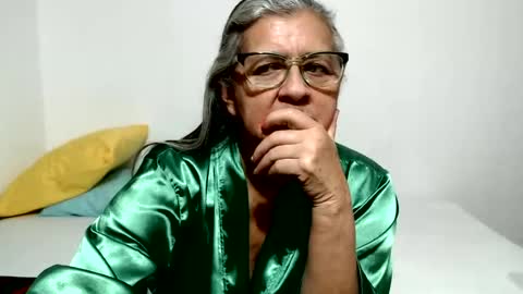 Snapshot of candy_mature_ chatting on July 7, 10:52 am candy online show from July 7, 10:52 am