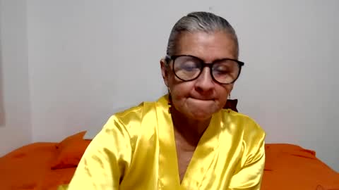 Snapshot of candy_mature_ chatting on July 15, 11:21 pm candy online show from July 15, 11:21 pm