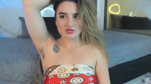 Snapshot of candy_plus chatting on March 24, 7:08 pm Candy plus online show from March 24, 7:08 pm
