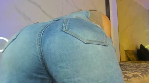 Snapshot of candy_plus chatting on April 7, 7:03 pm Candy plus online show from April 7, 7:03 pm