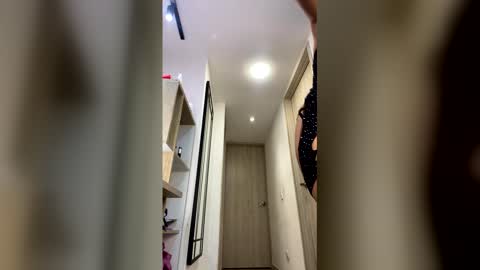 candy_queen81 online show from May 21, 11:06 am