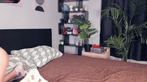 Snapshot of candy_sandy_ chatting on December 26, 9:33 am Sandy online show from December 26, 9:33 am
