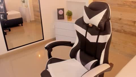 Snapshot of candy_summer28_ chatting on March 19, 8:24 pm CANDY online show from March 19, 8:24 pm