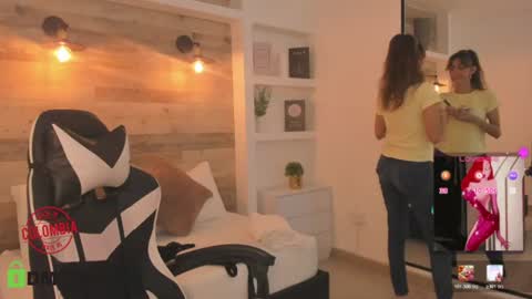 Snapshot of candy_summer28_ chatting on August 4, 7:16 pm CANDY online show from August 4, 7:16 pm