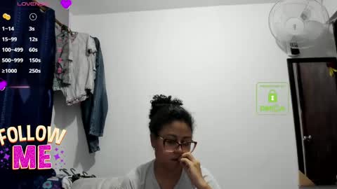 candy_val online show from May 6, 5:57 am
