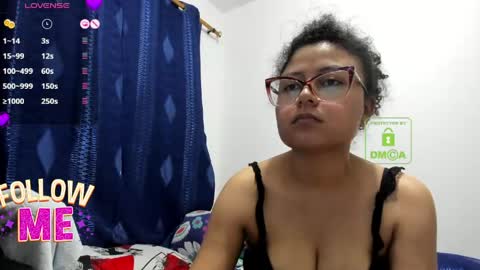 candy_val online show from May 7, 6:41 am