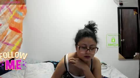 candy_val online show from May 24, 5:34 am