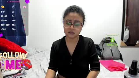 candy_val online show from June 13, 6:33 am