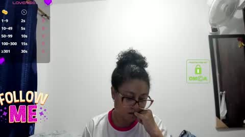 candy_val online show from June 19, 6:18 am