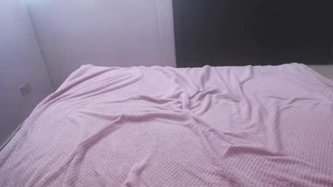 Candy online show from November 30, 6:23 pm