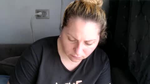 Laura online show from February 19, 11:49 am