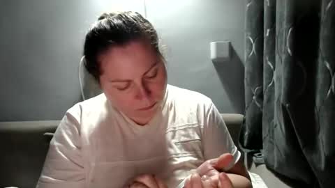 Laura online show from December 4, 9:45 pm