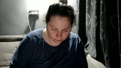 Laura online show from February 12, 8:48 pm