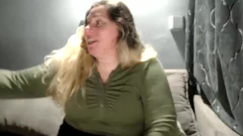 Laura online show from April 26, 5:54 pm
