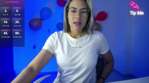 Candy Dowson online show from December 24, 10:44 am