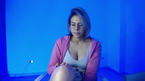 Candy Dowson online show from September 23, 10:40 am