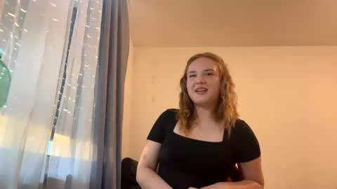 Snapshot of candyflop chatting on June 21, 6:54 pm Anna online show from June 21, 6:54 pm
