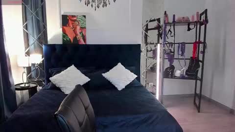 Sofia online show from October 15, 12:44 am