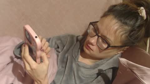 say meow and send tips  online show from December 3, 12:58 pm