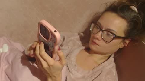 say meow and send tips  online show from December 17, 9:43 pm