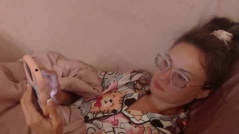 Snapshot of candylady13 chatting on June 3, 9:34 am say meow and send tips online show from June 3, 9:34 am