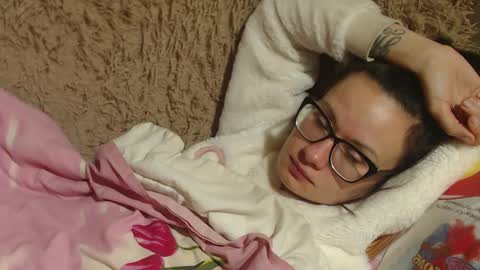 Snapshot of candylady136 chatting on February 3, 12:04 am say meow and send tip online show from February 3, 12:04 am