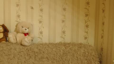 Snapshot of candylady136 chatting on February 7, 3:19 pm say meow and send tip online show from February 7, 3:19 pm