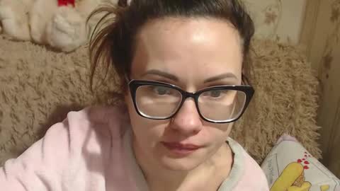 Snapshot of candylady136 chatting on February 20, 10:59 am say meow and send tip online show from February 20, 10:59 am