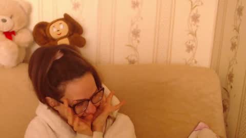 Snapshot of candylady136 chatting on March 5, 10:33 am say meow and send tip online show from March 5, 10:33 am