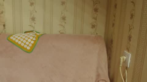 Snapshot of candylady136 chatting on October 17, 10:07 am say meow and send tip online show from October 17, 10:07 am