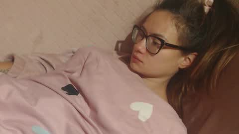 say meow and send tip  online show from November 15, 7:16 am