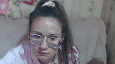 say meow and send tip  online show from April 1, 10:16 am