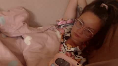 Snapshot of candylady136 chatting on May 11, 4:15 pm say meow and send tip online show from May 11, 4:15 pm