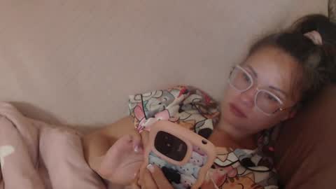 Snapshot of candylady136 chatting on May 16, 9:57 pm say meow and send tip online show from May 16, 9:57 pm